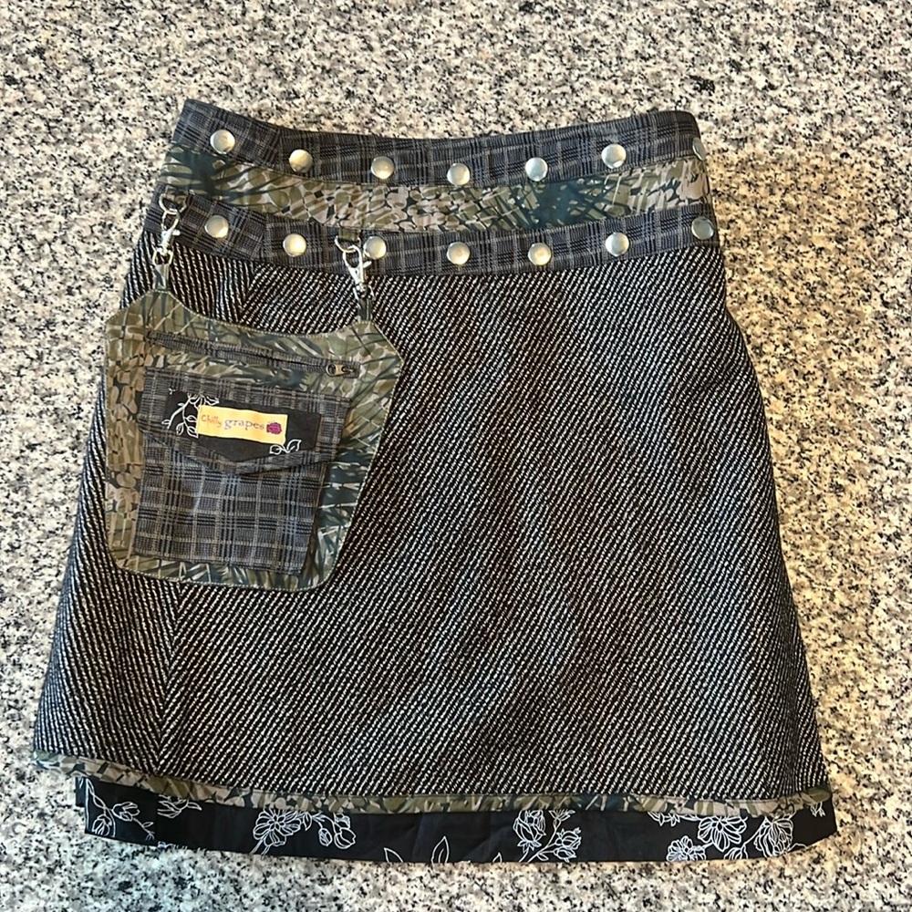 Reversible, adjustable, boutique skirt. Wool and cotton. OSFM